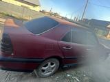 Mercedes-Benz C 180 1993 годаүшін650 000 тг. в Жезказган – фото 2