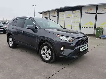 Toyota RAV4 2021 года за 10 200 000 тг. в Алматы – фото 3