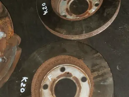 Тормозные диски Toyota Camry 2.2 за 10 000 тг. в Хромтау – фото 2
