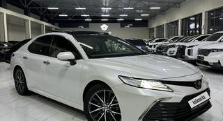 Toyota Camry 2022 года за 17 800 000 тг. в Шымкент