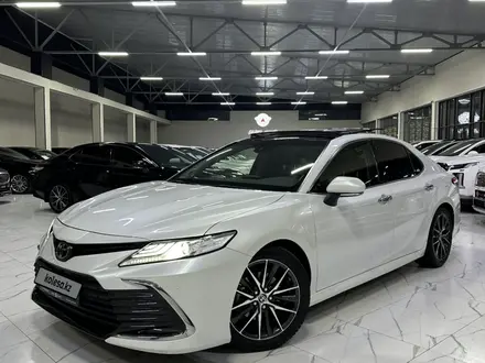 Toyota Camry 2022 года за 17 800 000 тг. в Шымкент – фото 3