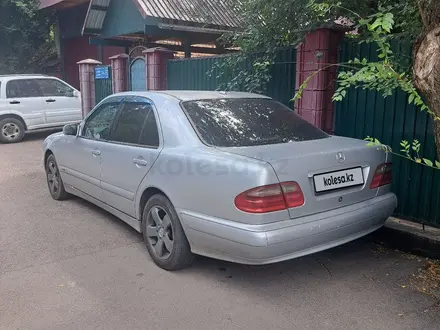 Mercedes-Benz E 320 1999 года за 4 000 000 тг. в Алматы – фото 3