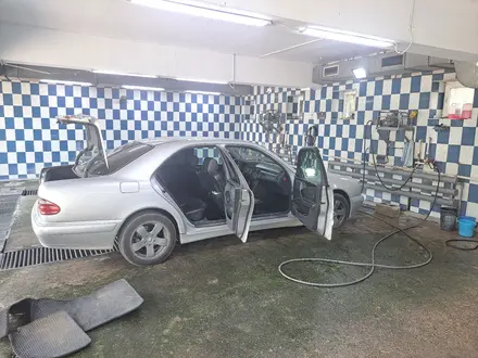 Mercedes-Benz E 320 1999 года за 4 000 000 тг. в Алматы – фото 7