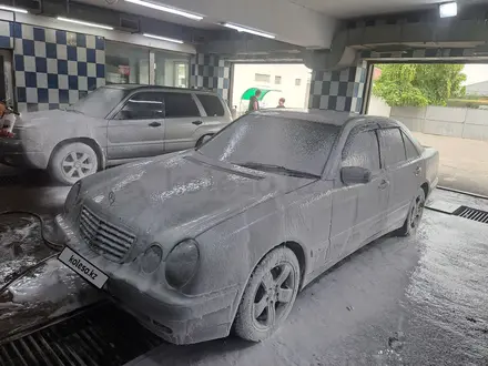 Mercedes-Benz E 320 1999 года за 4 000 000 тг. в Алматы – фото 8