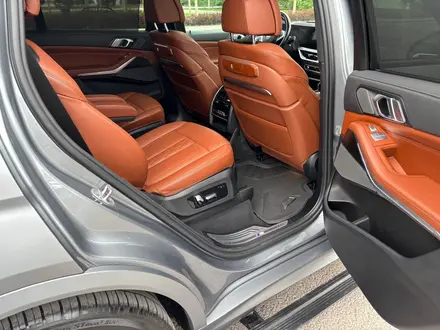 BMW X7 2022 года за 57 000 000 тг. в Алматы – фото 16