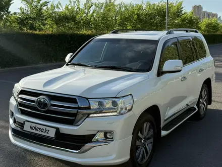 Toyota Land Cruiser 2019 года за 42 000 000 тг. в Астана – фото 2