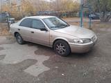 Toyota Camry 1999 года за 2 500 000 тг. в Семей – фото 2