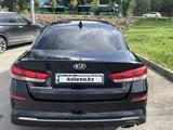 Kia Optima 2018 года за 7 400 000 тг. в Алматы – фото 2
