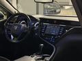 Toyota Camry 2018 года за 13 600 000 тг. в Астана – фото 8