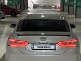 Toyota Camry 2018 годаүшін13 600 000 тг. в Астана – фото 5