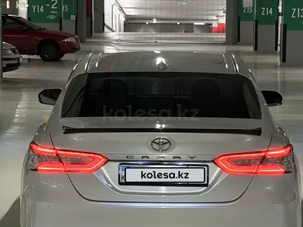 Toyota Camry 2018 года за 13 600 000 тг. в Астана – фото 5