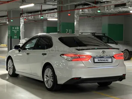 Toyota Camry 2018 года за 13 600 000 тг. в Астана – фото 6