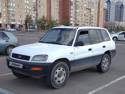 Toyota RAV4 1997 года за 2 400 000 тг. в Астана