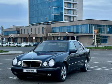 Mercedes-Benz E 280 1996 года за 3 200 000 тг. в Талдыкорган – фото 2