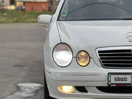 Mercedes-Benz E 320 2000 года за 7 800 000 тг. в Алматы – фото 12