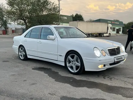 Mercedes-Benz E 320 2000 года за 7 800 000 тг. в Алматы – фото 4