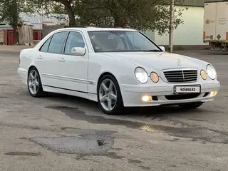 Mercedes-Benz E 320