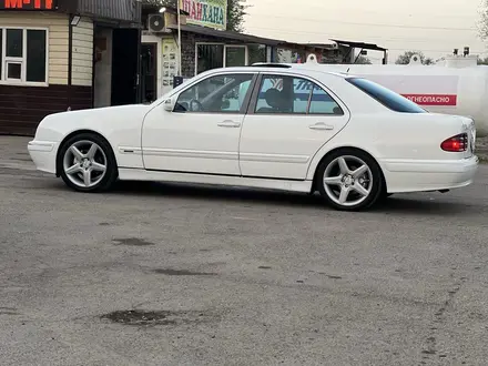 Mercedes-Benz E 320 2000 года за 7 800 000 тг. в Алматы – фото 6