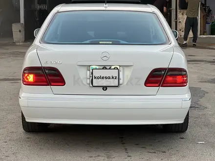 Mercedes-Benz E 320 2000 года за 7 800 000 тг. в Алматы – фото 7