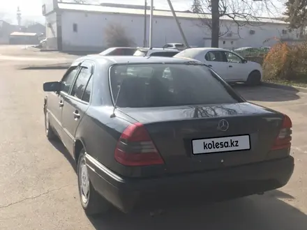 Mercedes-Benz C 180 1994 года за 1 900 000 тг. в Каскелен – фото 16