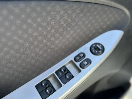 Hyundai Solaris 2014 года за 5 100 000 тг. в Семей – фото 10