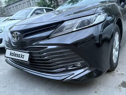 Toyota Camry 2018 года за 12 000 000 тг. в Семей – фото 12
