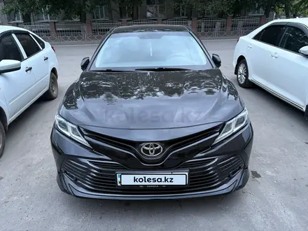 Toyota Camry 2018 года за 12 000 000 тг. в Семей – фото 15