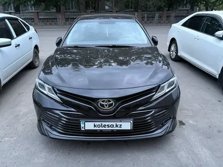 Toyota Camry 2018 года за 12 000 000 тг. в Семей – фото 16