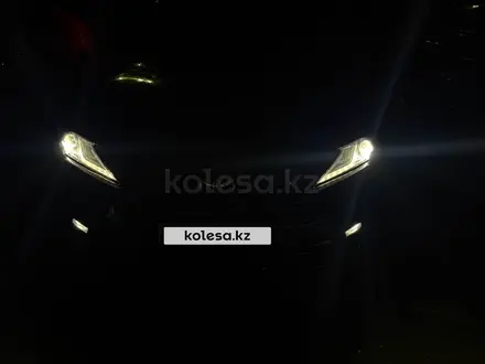 Toyota Camry 2018 года за 12 000 000 тг. в Семей – фото 2