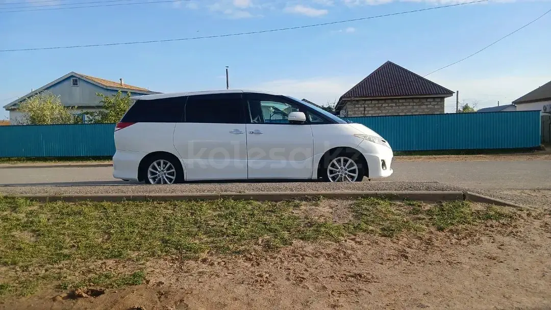 Toyota Estima, 2012