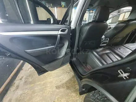 Porsche Cayenne 2007 года за 9 000 000 тг. в Алматы – фото 14