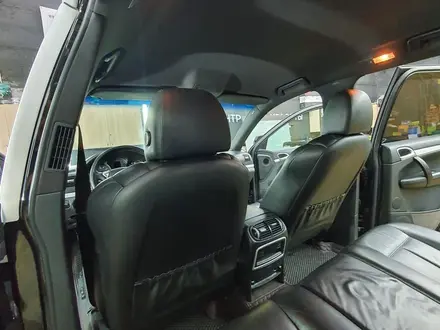Porsche Cayenne 2007 года за 9 000 000 тг. в Алматы – фото 20