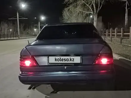 Mercedes-Benz E 260 1990 года за 1 600 000 тг. в Павлодар – фото 2