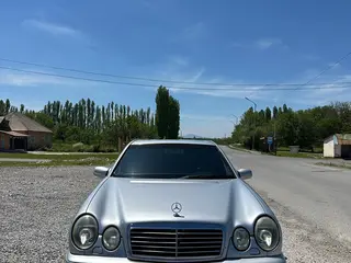 Mercedes-Benz E 55 AMG