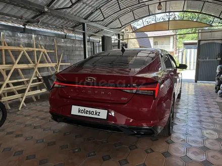 Hyundai Elantra 2022 года за 9 300 000 тг. в Алматы – фото 5
