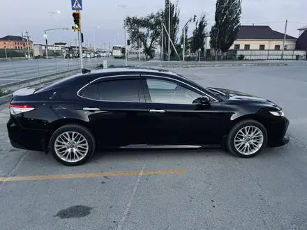 Toyota Camry 2021 года за 14 500 000 тг. в Кызылорда – фото 3