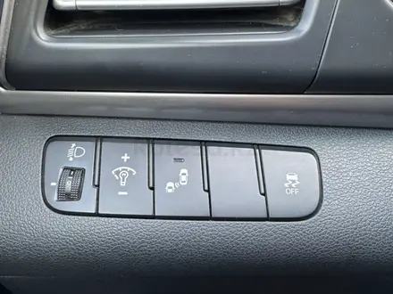 Hyundai Elantra 2020 года за 8 000 000 тг. в Алматы – фото 16