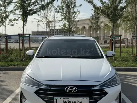 Hyundai Elantra 2020 года за 8 000 000 тг. в Алматы – фото 2