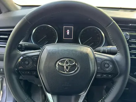 Toyota Camry 2020 года за 12 700 000 тг. в Алматы – фото 15