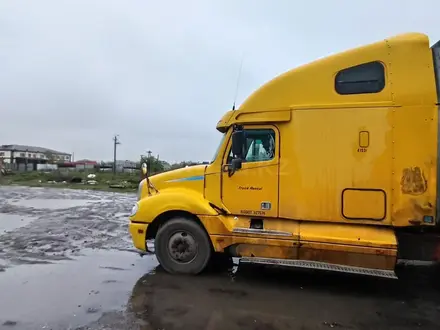 Freightliner  FLC 2003 года за 12 000 000 тг. в Астана – фото 2