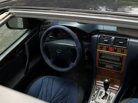 Mercedes-Benz E 320 2001 года за 4 400 000 тг. в Шымкент – фото 11