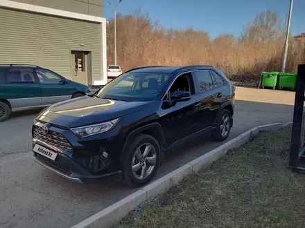 Toyota RAV4 2020 года за 13 500 000 тг. в Усть-Каменогорск – фото 2