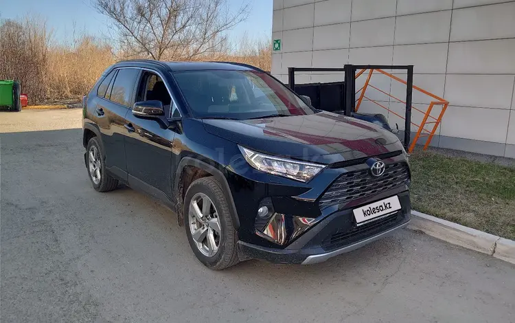 Toyota RAV4 2020 года за 13 500 000 тг. в Усть-Каменогорск
