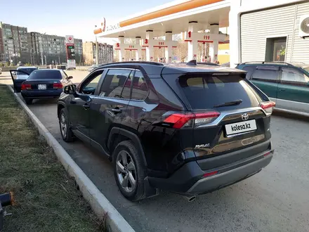 Toyota RAV4 2020 года за 13 500 000 тг. в Усть-Каменогорск – фото 3