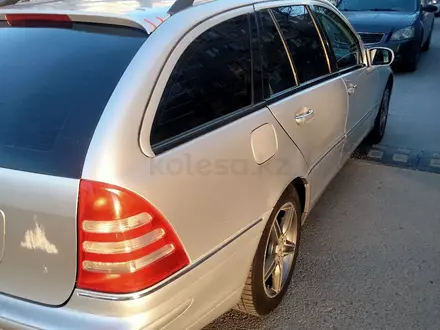 Mercedes-Benz C 240 2001 года за 3 200 000 тг. в Актау – фото 2