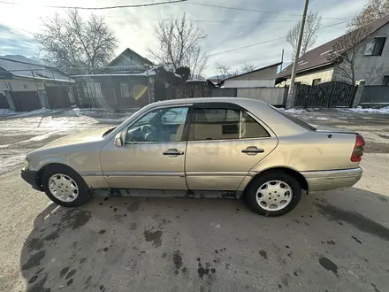 Mercedes-Benz C 200 1996 года за 1 150 000 тг. в Алматы – фото 4