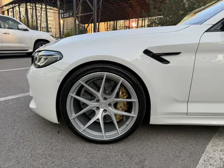 BMW M5 2022 года за 49 900 000 тг. в Алматы – фото 3