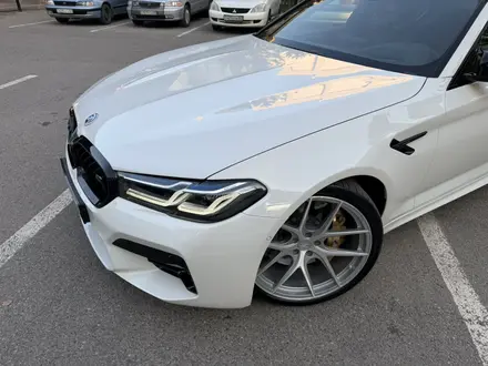 BMW M5 2022 года за 49 900 000 тг. в Алматы – фото 6