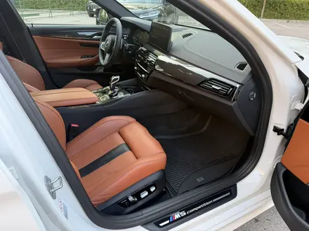 BMW M5 2022 года за 49 900 000 тг. в Алматы – фото 11