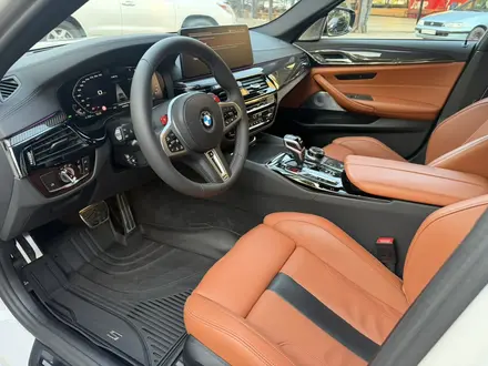 BMW M5 2022 года за 49 900 000 тг. в Алматы – фото 15